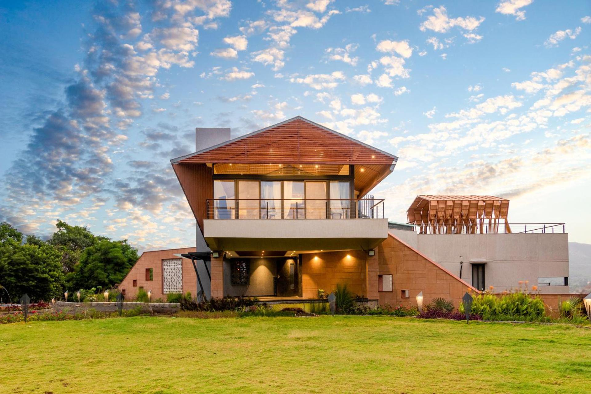 Pearl Lakeview Mansion By Stayvista - Lakeside Villa With Infinity Pool, Jacuzzi, In-House Theatre & Games Room Igatpuri Eksteriør bilde